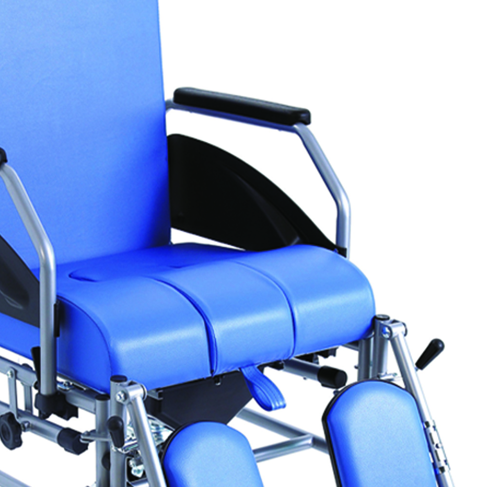 Armchairs and Chairs - Mopedia Comfortable Reclining Chair 4 Wheels