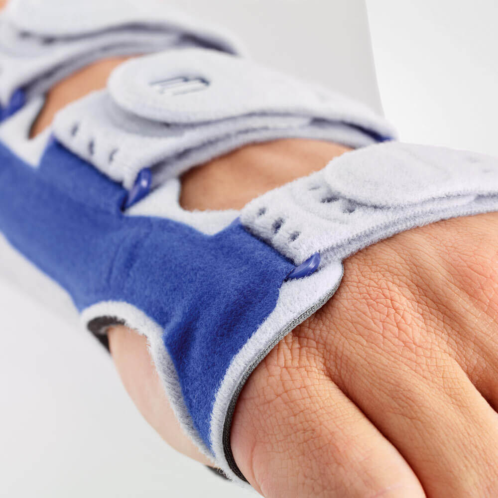 Wrist Braces - Bauerfeind  Manuloc Carpal Tunnel Wrist Brace Immobilization