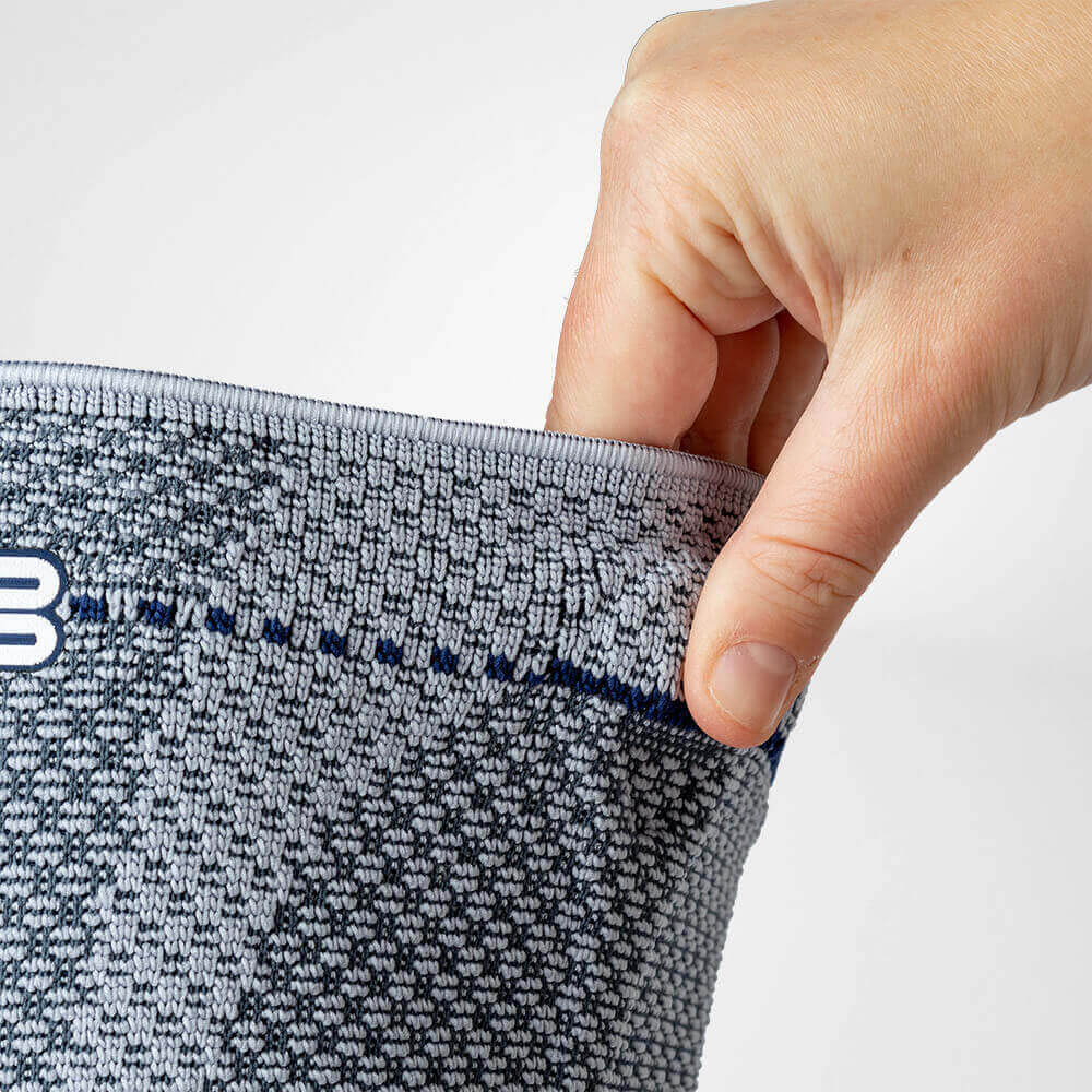 Knee braces - Bauerfeind Genutrain A3 Black Right Knee Brace For Arthrosis