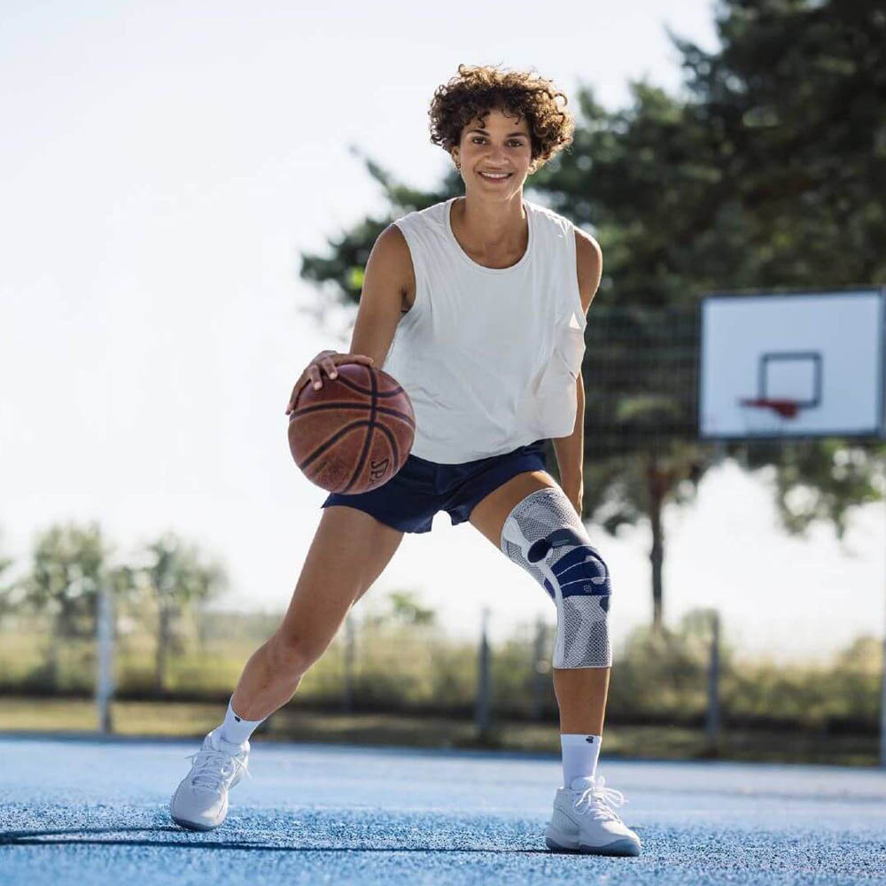 Knee braces - Bauerfeind Genutrain P3 Black Right Volleyball Knee Brace With Patellar Guide