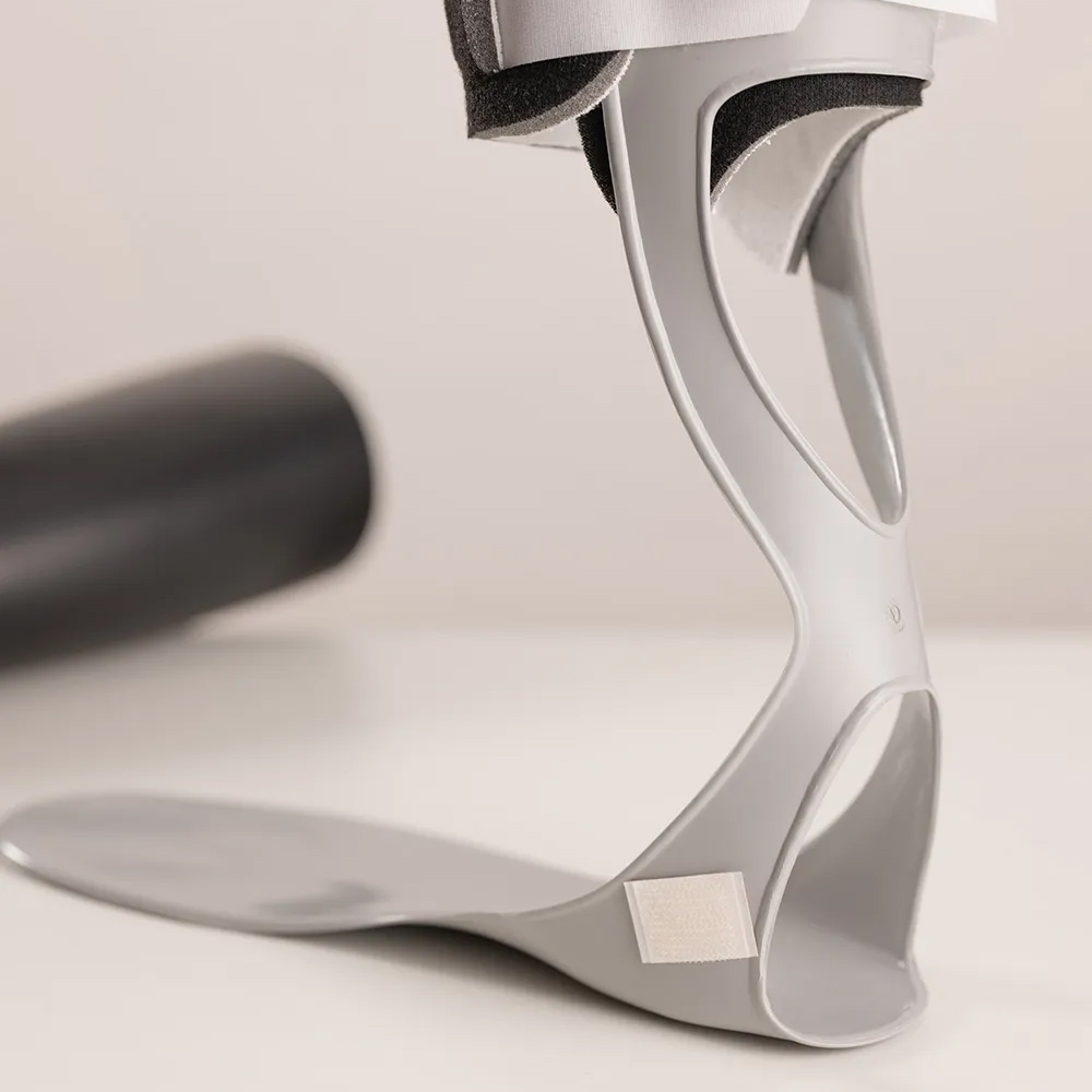 Foot braces - Tenortho Springy Plus Brace For Left Dangling Clubfoot, Carbon